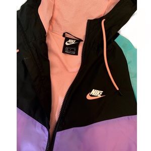 have a nike day windbreaker